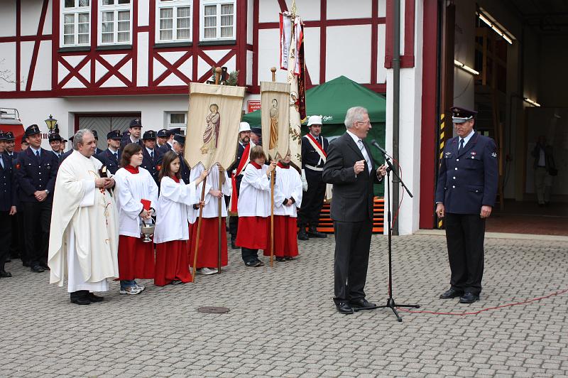 090503fahrzeugweihe10.jpg - Mit der Investition von 29 000 Euro für das neue Fahrzeug sei die Wehr für die unterschiedlichsten Einsätze im Brandschutz sowie für technische Hilfe bedarfsgerecht ausgerüstet.