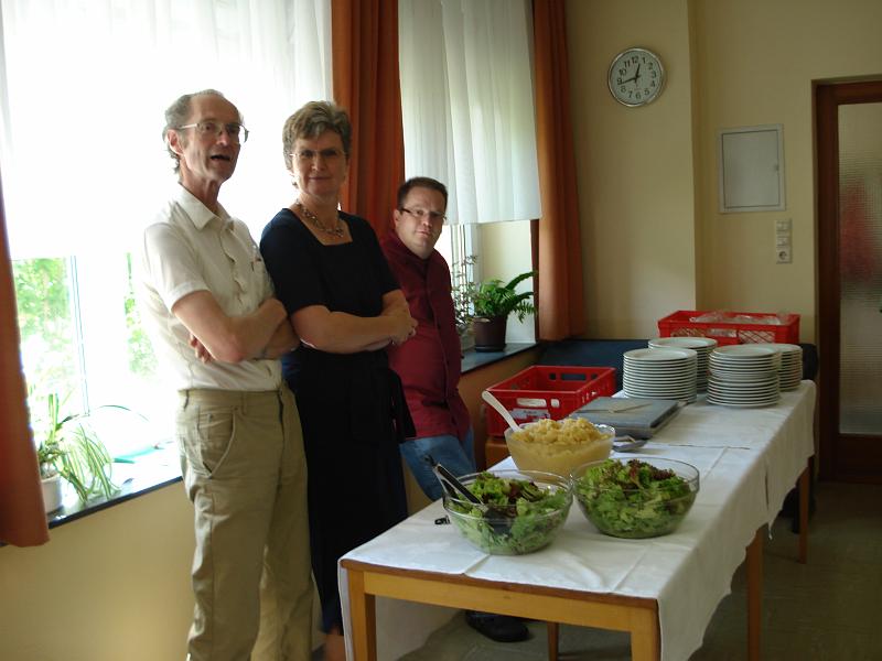 090725_chorausflug_31.JPG - Mittagessen und gemütliches Beisammensein im Gemeindesaal..